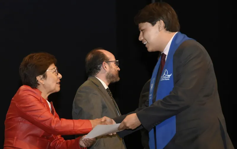 buap-lilia-cedillo-graduacion-prepa-emiliano-zapata