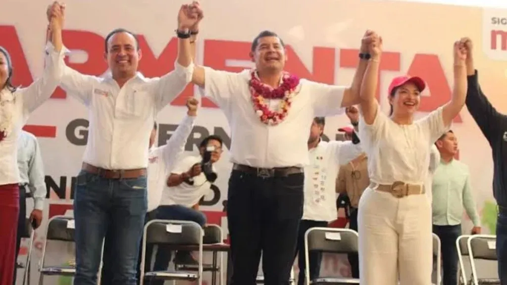 Eduardo Castillo Alejandro Armenta Lizeth Sanchez