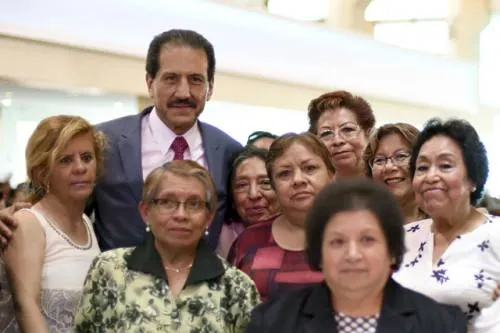 La mayor riqueza de la Universidad es su capital humano: Esparza Ortiz