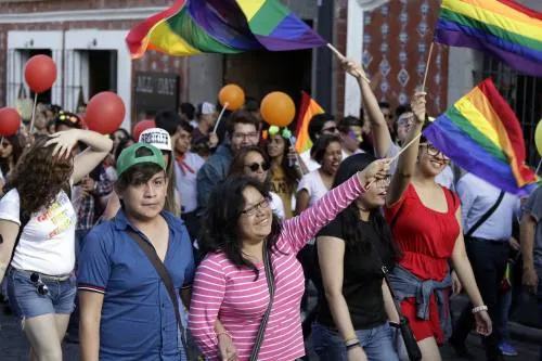 Congreso debe legalizar matrimonios gay para no ser sancionado por desacato