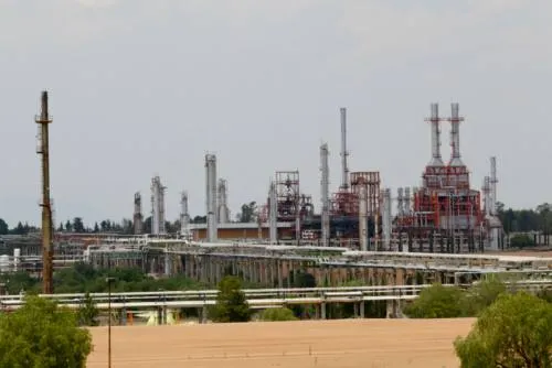 Aplazan tres concursos petroleros hasta cambio de administración