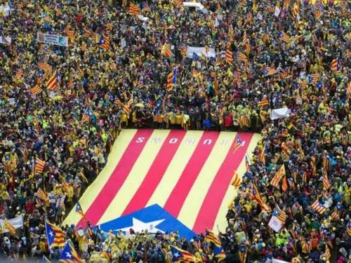 Protestan 45 mil catalanes por “abandono de UE”tras referendo