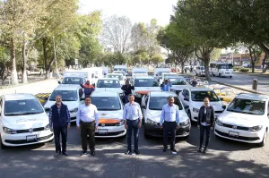 Tony Gali entrega parque vehicular a trabajadores del ayuntamiento