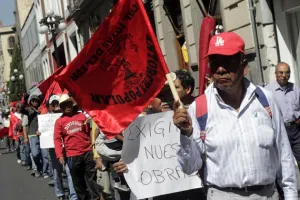 Antorcha Obrera exige toma de nota en empresa de Atlixco