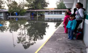 Sólo daños menores reportan 6 escuelas por lluvias