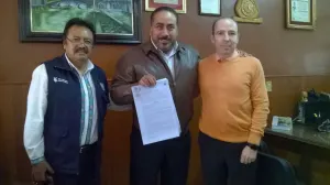 Micalco firma escrituras para Zautla y Ahuacatlán