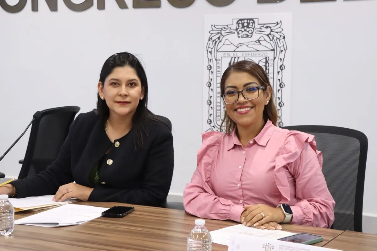 Ana Lilia Tepole y Leonela Jazmín Martínez, diputadas integrantes de la Comisión de Juventud y Deporte del Congreso del estado de Puebla. Foto: Especial