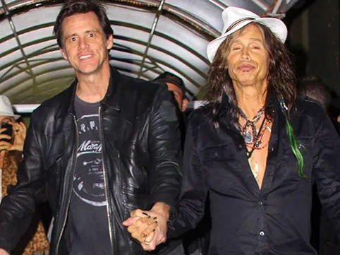 Carrey y Tyler, una pareja de solteros nada común