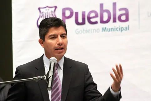 Eduardo Rivera apoya la reforma laboral