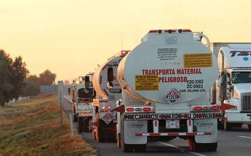 4T frena permisos para importar y exportar combustibles