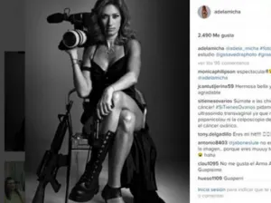 Adela Micha comparte foto con supuestas armas de fuego