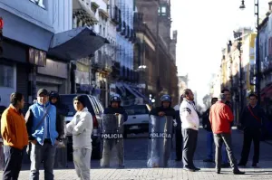 Ambulantes advierten que lucharán a sangre y fuego por las calles