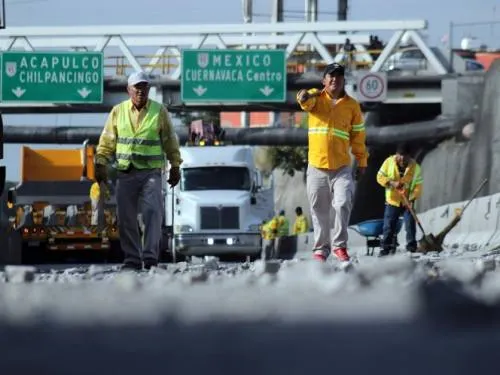 Alertan por filtraciones y fisuras en estructura del Paso Exprés
