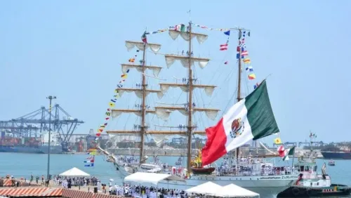 Exhibe AMLO documento de concesión de Puerto de Veracruz a empresa