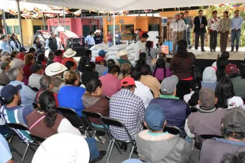 Apoya gobierno de San Pedro Cholula a 635 productores con fertilizante