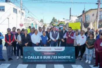 Entrega Ayuntamiento de Puebla infraestructura vial en la colonia Aquiles Serdán
