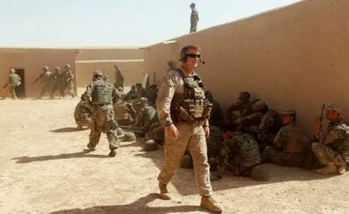 Trump prohíbe que personas transgéneros ingresen al Ejército de EU
