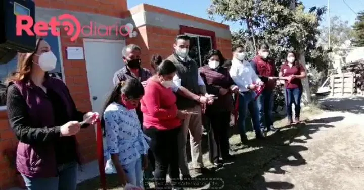 Entregan alcaldesa de San Andrés y subsecretario de Bienestar casa de “Hacer vivienda, hacer futuro”