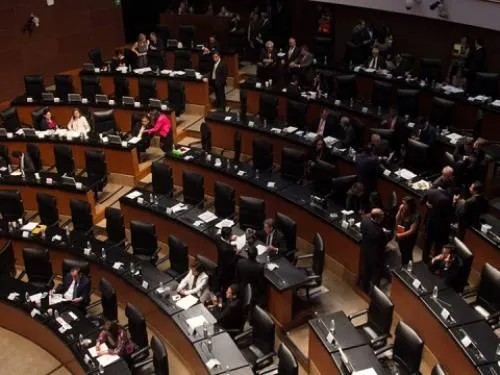 Senado pide suspender cooperación migratoria y anticrimen con EU