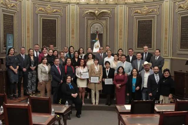 Medalla “Ángeles Espinosa Yglesias”