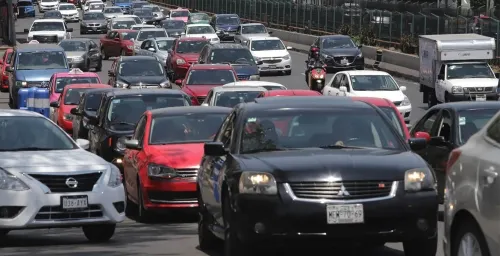Se manifiestan ambientalistas y ciudadanos para exigir el “Hoy no Circula” por mala calidad del aire
