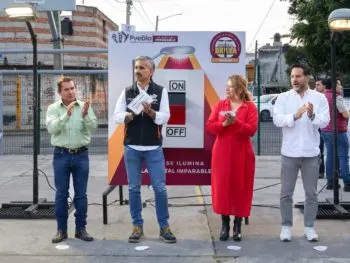 Con Puebla Brilla, Ayuntamiento ilumina al 100% la colonia Cleotilde Torres con luminarias LED