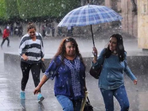 La mayor parte del país espera tormentas este lunes