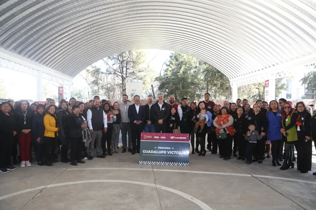 Entrega de infraestructura educativa en Puebla capital
