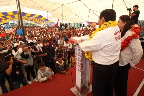 Barbosa ofrece cambiar las condiciones en los municipios del Triángulo Rojo
