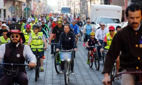 Banck encabezó la rodada familiar conmemorativa a los 200 años de creación de la bicicleta