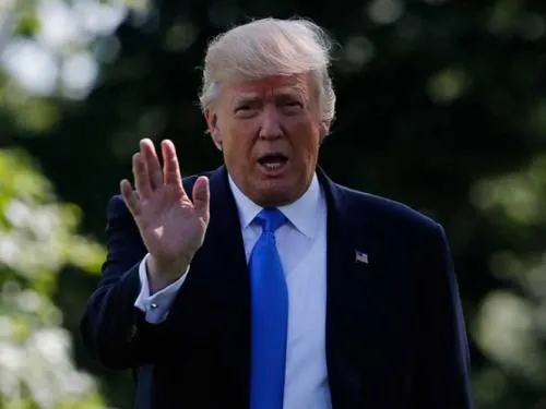 Trump suspende visita a Reino Unido por protestas en su contra
