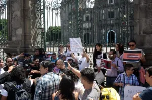 Latente, la amenaza del morenovallismo de demandar a un grupo de periodistas incómodos