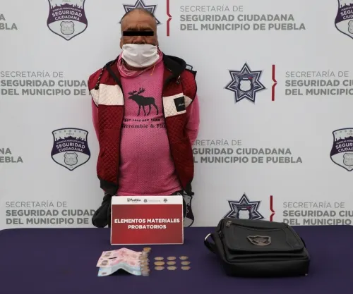 Detuvo policía municipal de Puebla a hombre por robo en agravio de chofer de la ruta 21