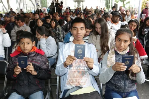 Niños Binacionales y Migrantes en retorno reciben pasaportes y apoyos para proyectos productivos