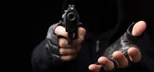 Golpean a cuentahabiente y le quitan 60 mil pesos en San Pedro Cholula