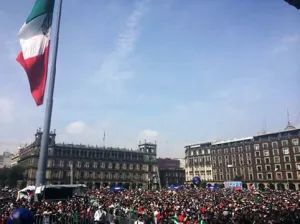Zócalo DF, abarrotado para ver el México-Holanda