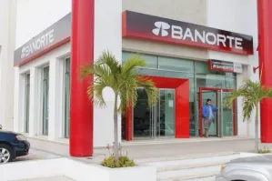Roban a derechohabiente 1.5 mdp al salir de un Banorte