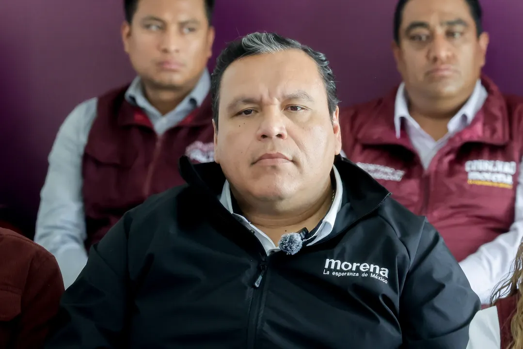 Pablo Salazar Vicentello, coordinador general de Delegados del Comité Ejecutivo Estatal de Morena en Puebla, y Olga Lucía Romero Garci-Crespo, dirigente del partido en el estado
