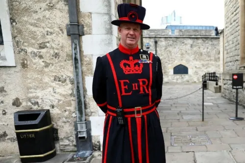 Por Covid-19, icónicos Beefeaters de la Torre de Londres enfrentan recorte de personal