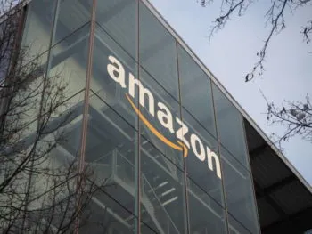Amazon prescindirá de unos 14 mil puestos corporativos para invertir en IA