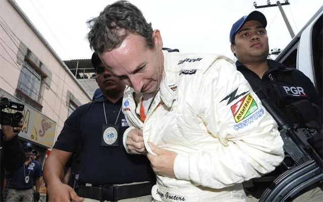 Detiene la Interpol al piloto mexicano Eduardo Goeters