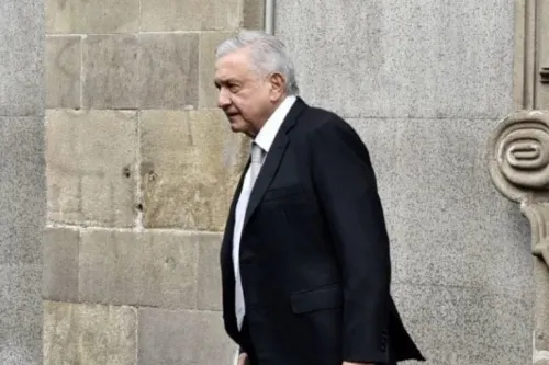 INE determina improcedencia de medida cautelar en contra AMLO