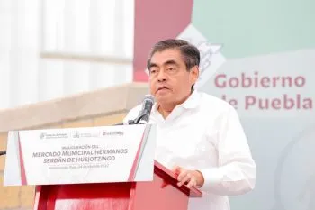 Con honestidad, gobierno estatal atiende y cumple necesidades de las y los poblanos: MBH