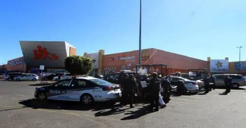 Hombres armados intentan asaltar la plaza comercial Cruz del Sur