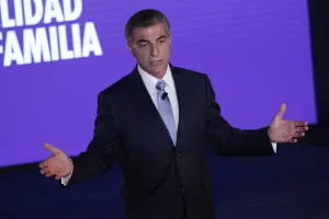 Gali propone; las candidatas solo lo atacan