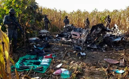 Hallan a narco muerto en avión robado en Cuernavaca y estrellado en Guatemala