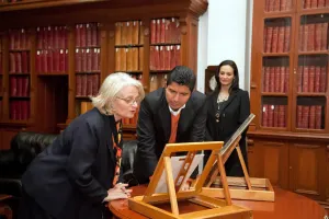 Rivera Pérez recibe a embajadora de Grecia