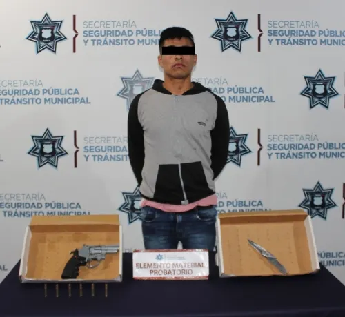 Elementos de la SSPTM detienen a hombre por robo a transporte público
