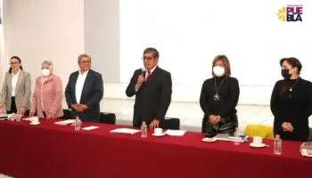 Ponen en marcha la entrega de escuelas solares en Puebla