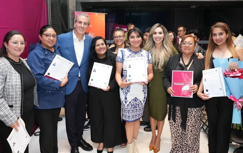 Certifica Ayuntamiento de Puebla a 19 personas para profesionalizar el trabajo de cuidados